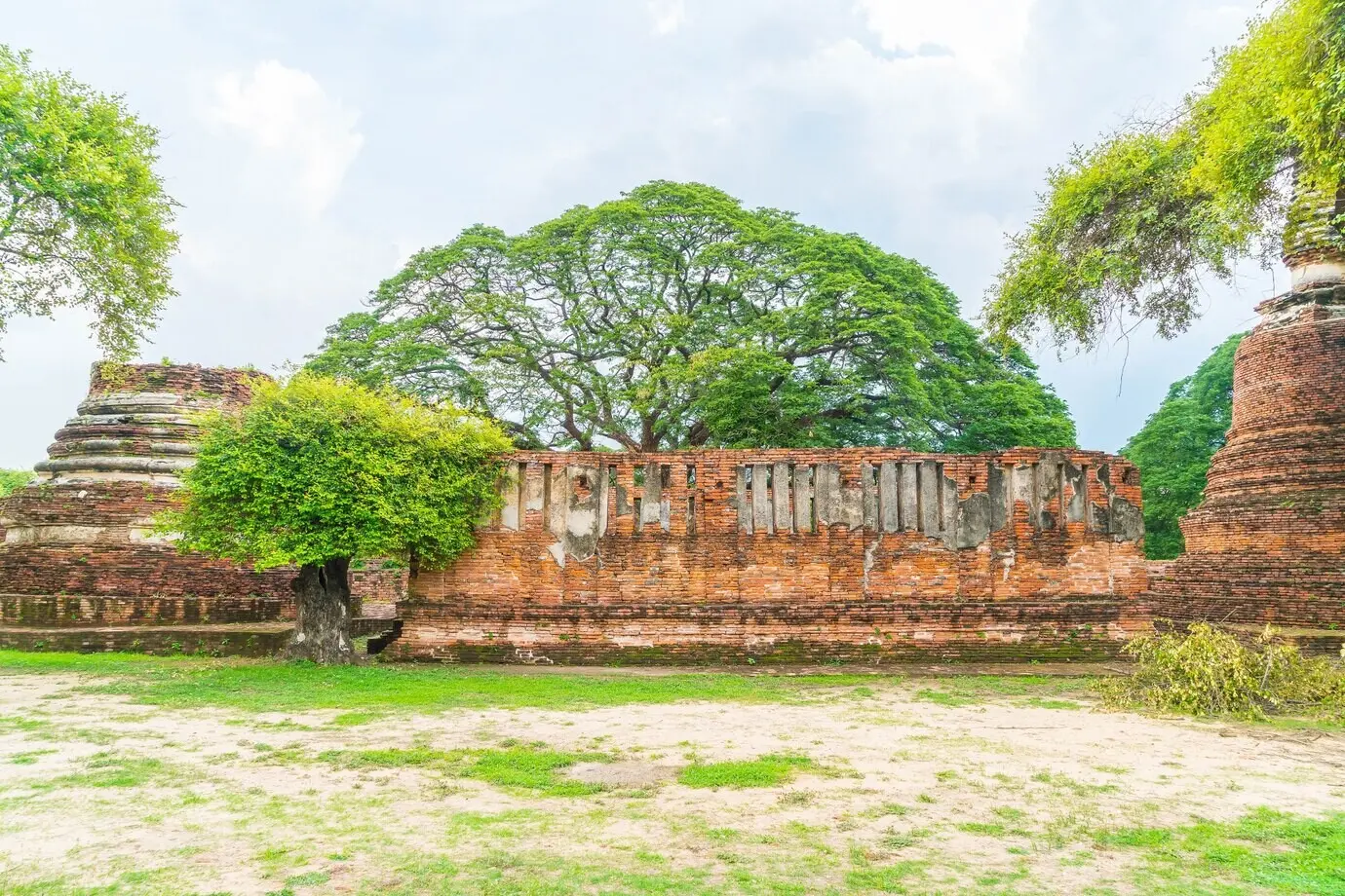 Schöne alte historische Architektur von Ayutthaya in Thailand